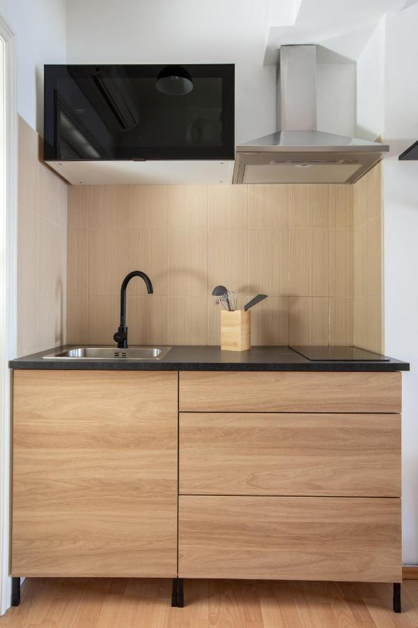 Front Apartment *